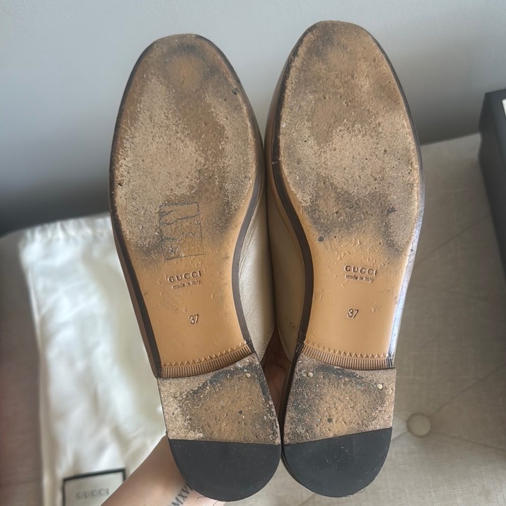 Gucci Tan Mules with Gold Hardware - Picture 4 of 8